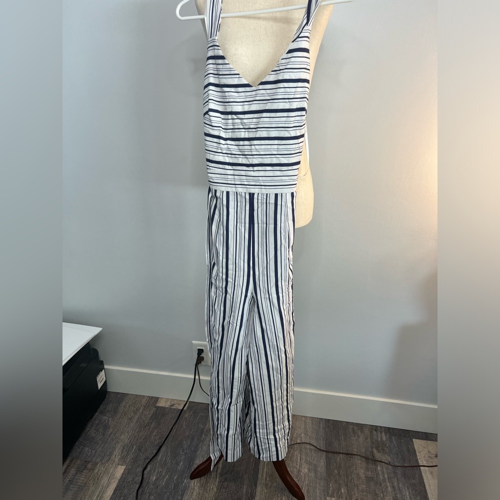 Elle romper/jumpsuit Small